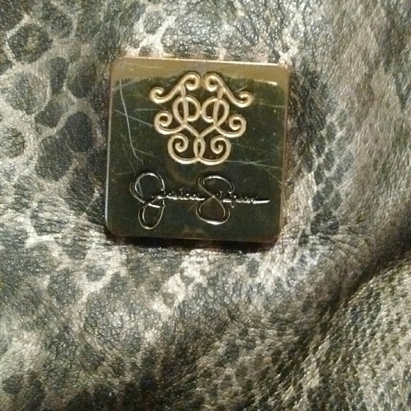 "Jessica Simpson" satchel (purse) - Picture 3 of 4