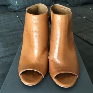 Vince Camuto wedge peep toe leather bootie 9.5