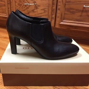 Franco sarto suri bootie