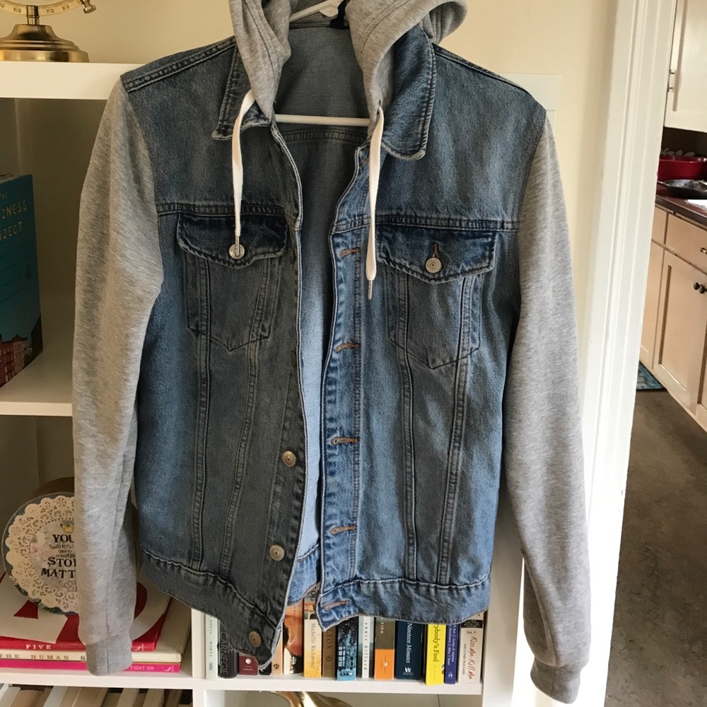 ***H&M Denim Jean Jacket***