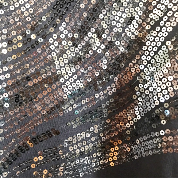 GRAY TANK TOP 😍 4 Tops for $15 BUNDLE & SAVE - Picture 3 of 4