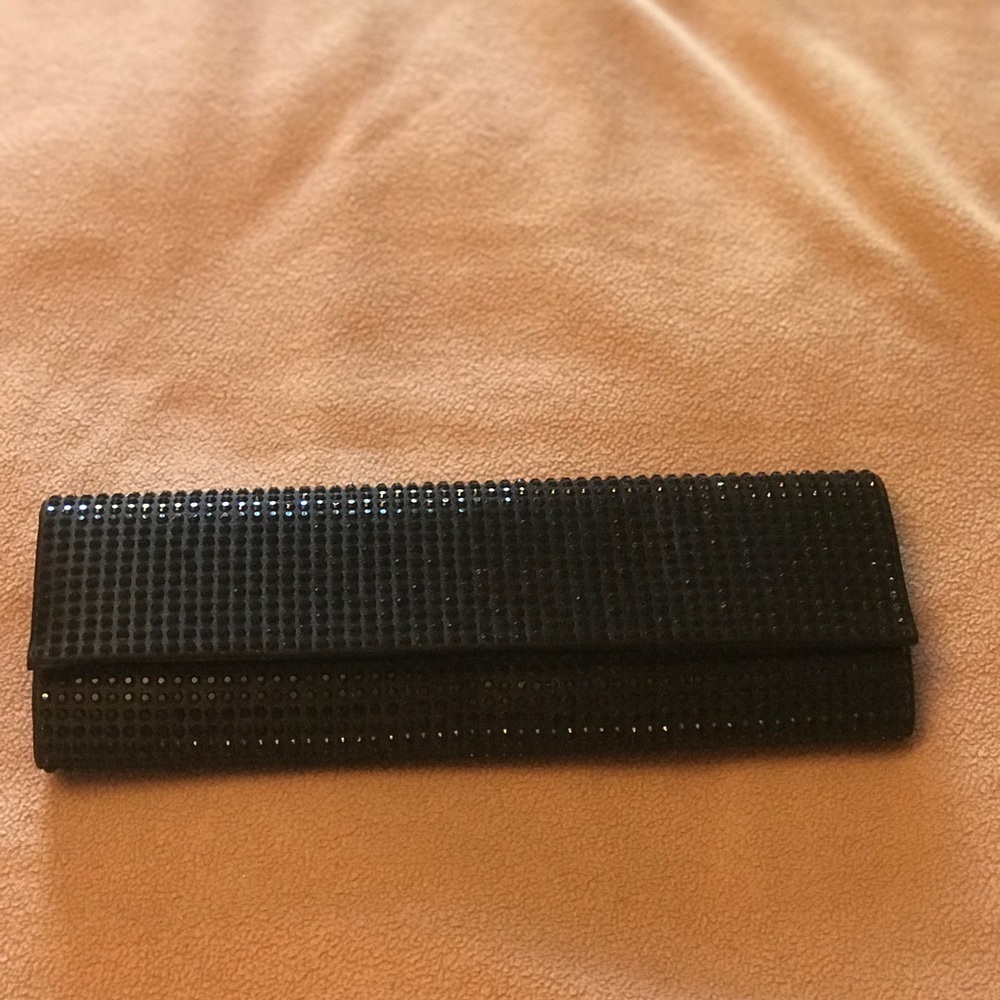 Black clutch