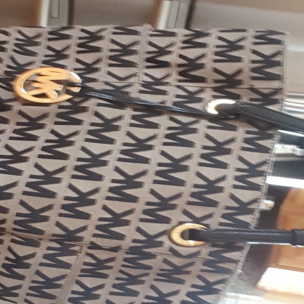 Bag - Picture 2 of 5