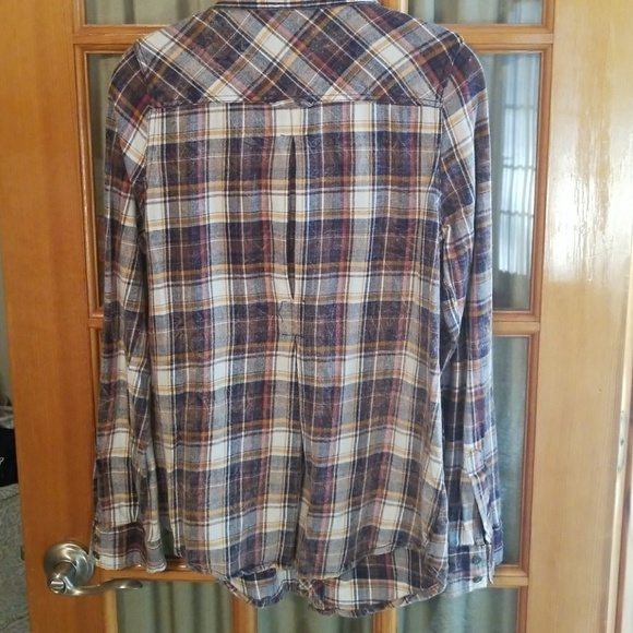 Button down Shirt - Picture 4 of 4