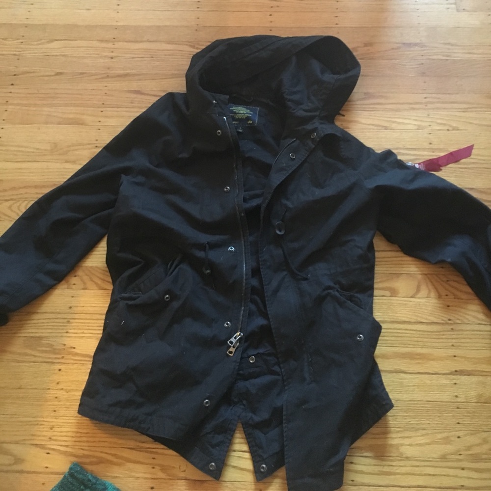 Alpha Industries X Urban Outfitters light parka