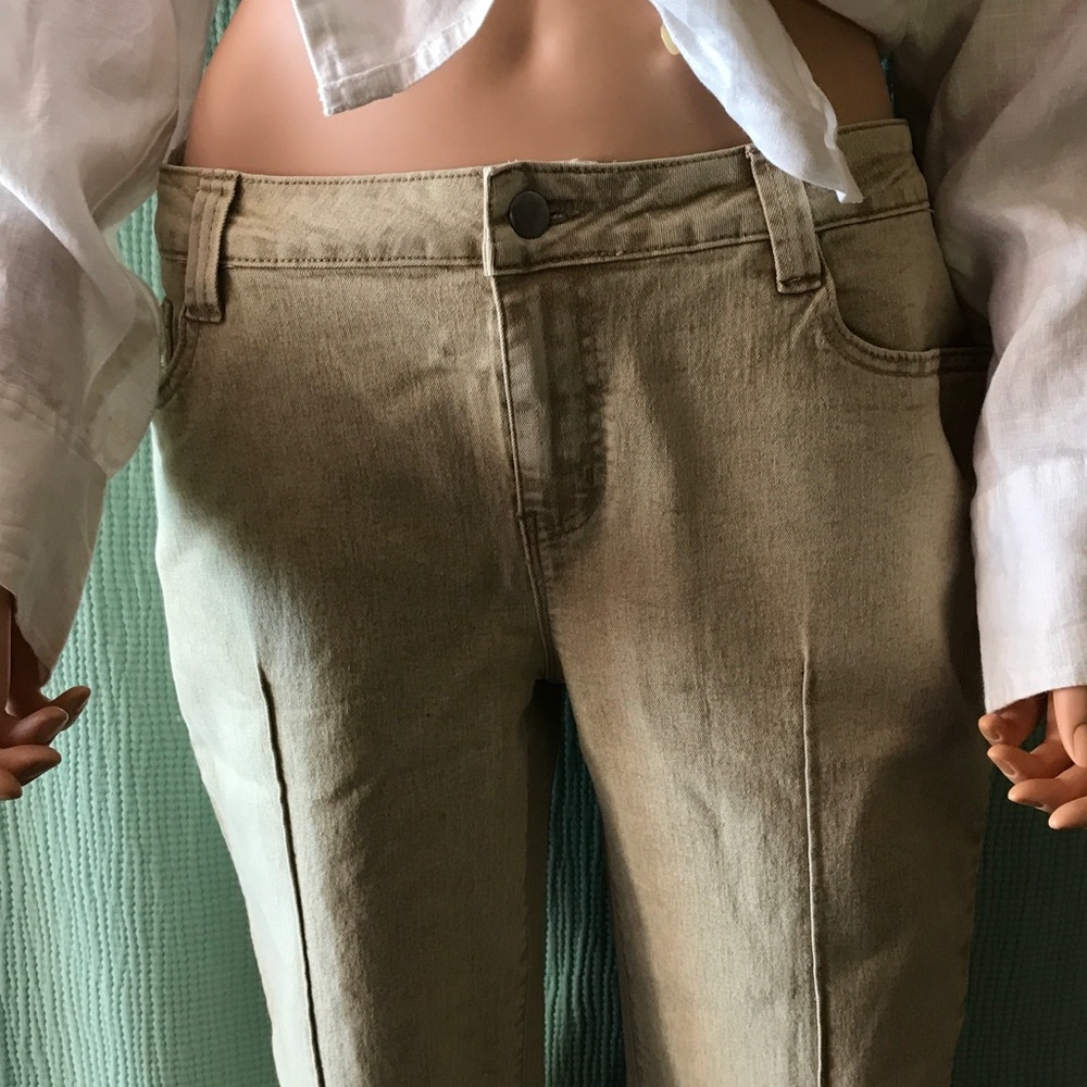 Jeans - Picture 3 of 4