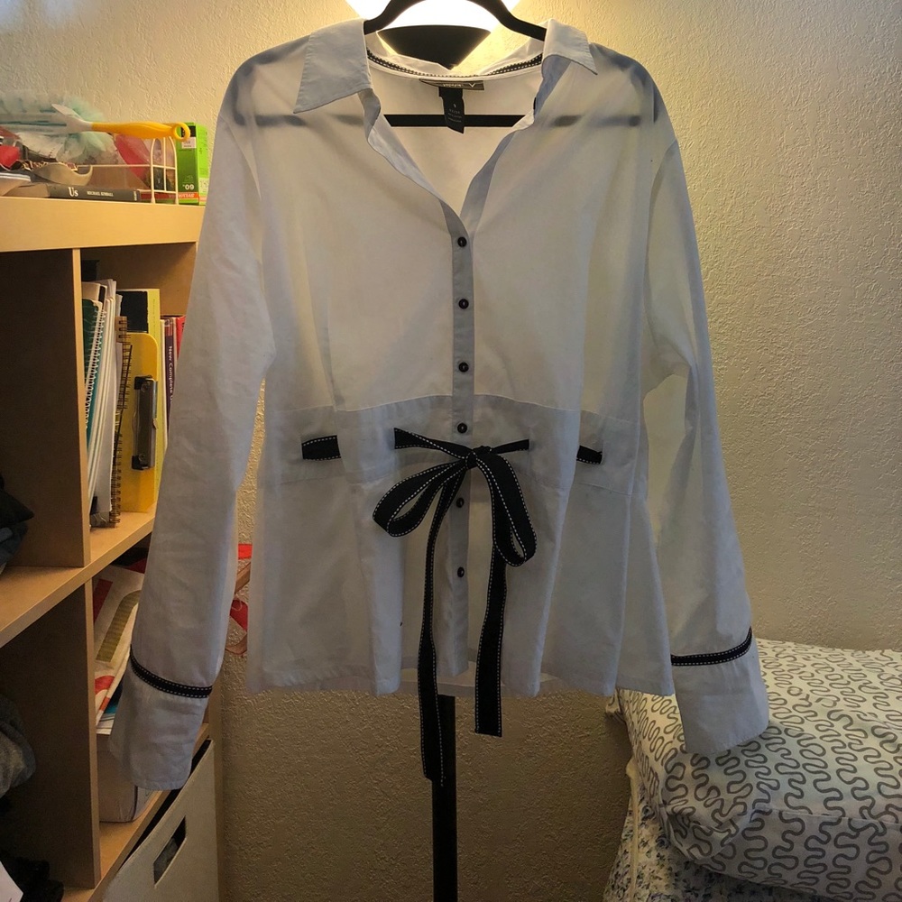 Venezia white blouse with black drawstrings