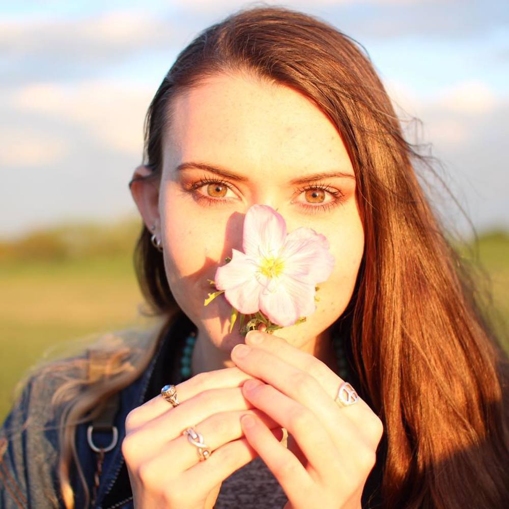 Meet your Posher, Moira