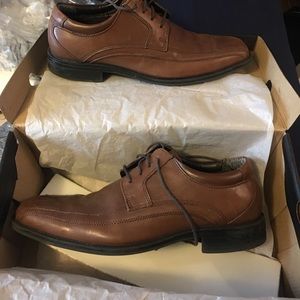 Men’s Docker Brown Dress Shoes