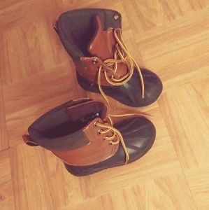 Duck boots