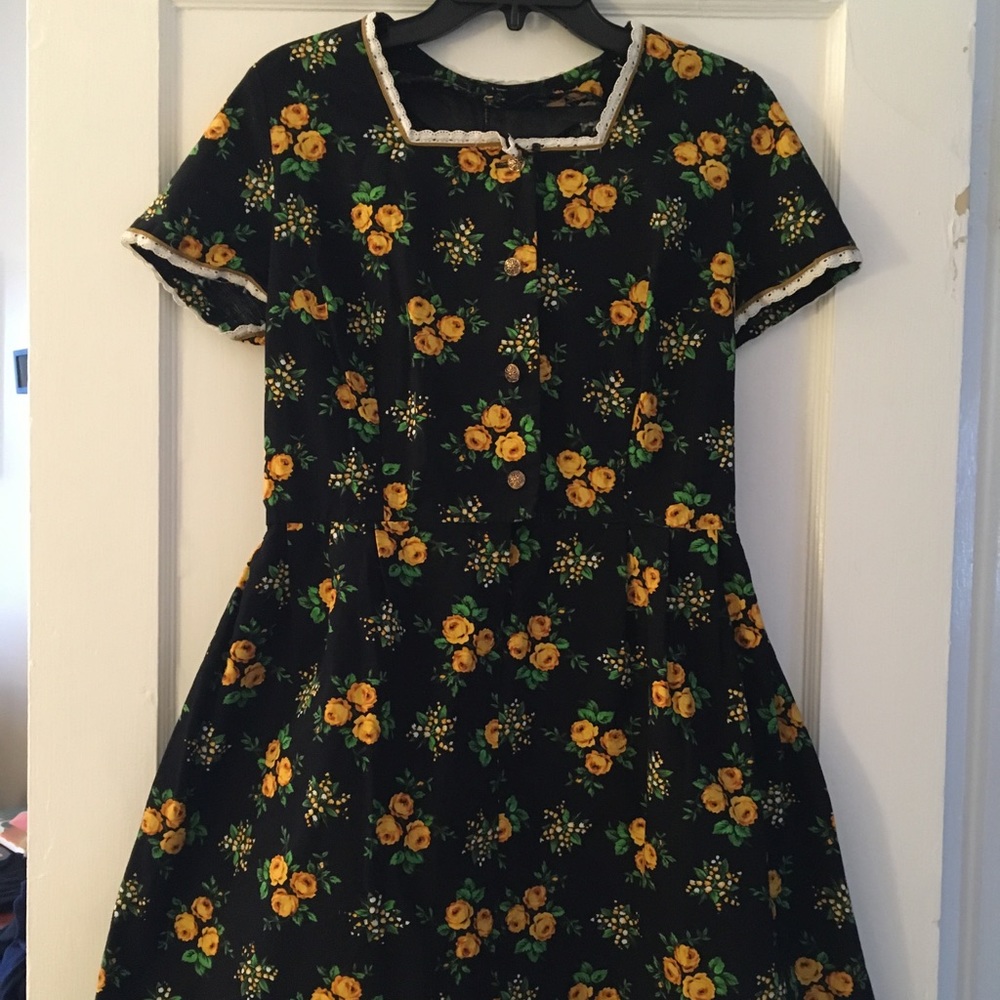 Vintage Tracht Dirndl Oktoberfest Dress