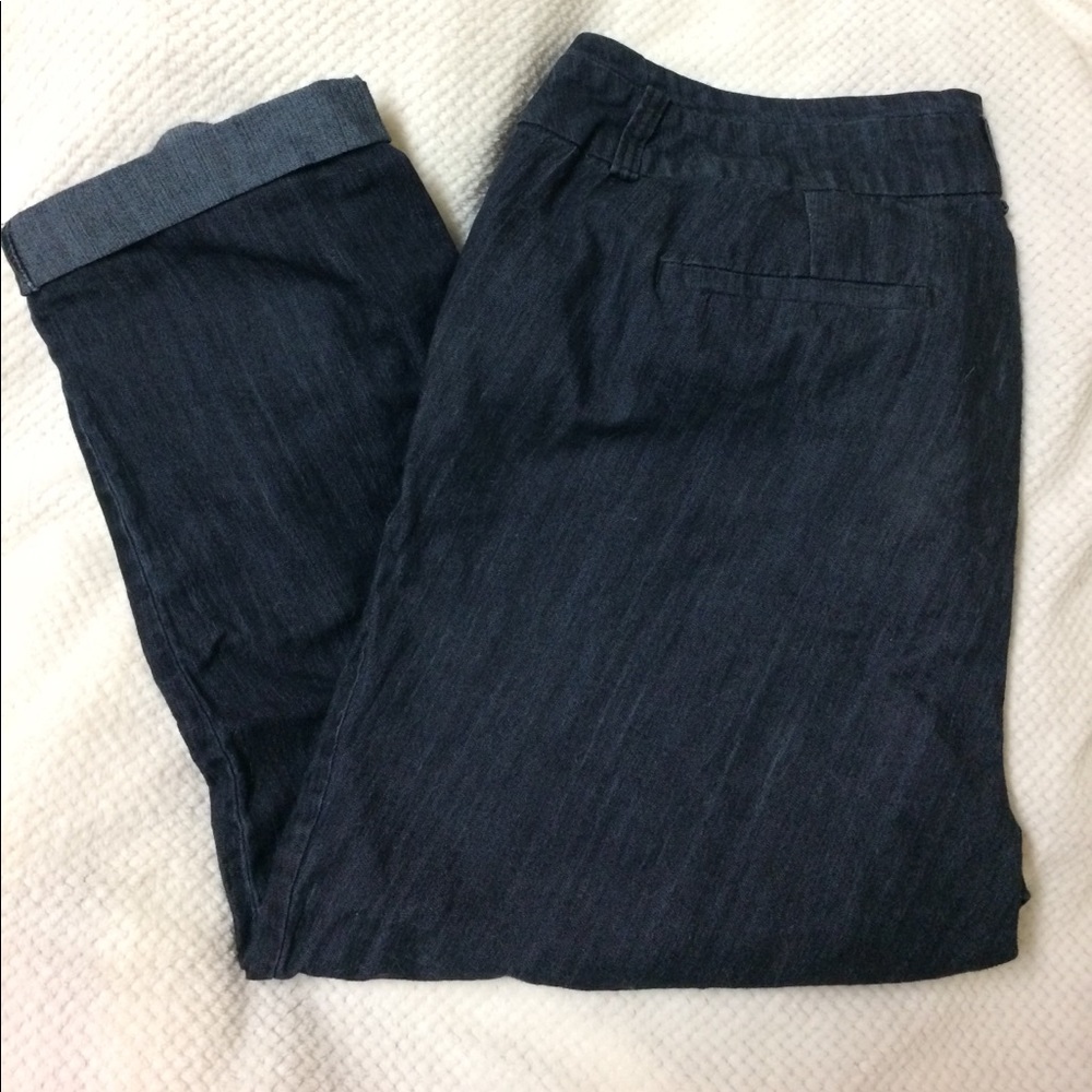 Forever 21+ dark washing Capri pants