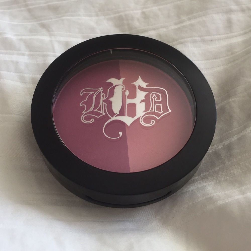 Kat con d shade and light blush