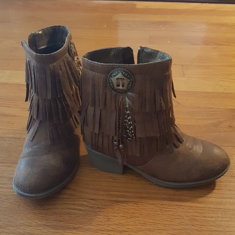 Girls boots