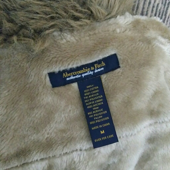 SOLD*A&F Faux Fur Collared Denim Jacket - Picture 4 of 4