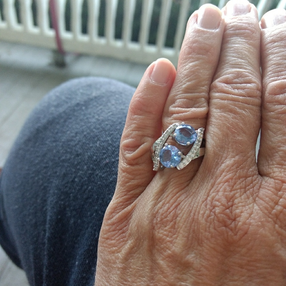 Stunning bluish purple ring size 6