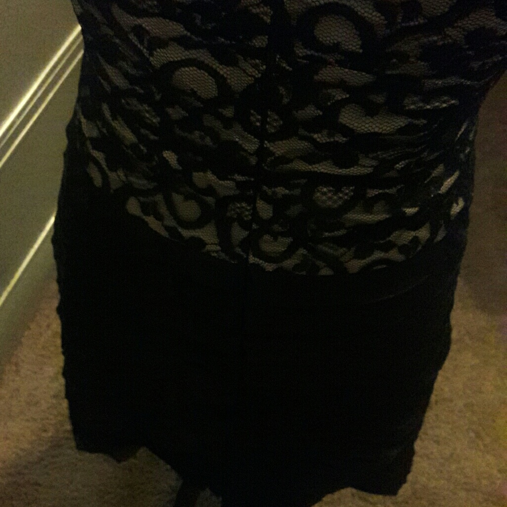 Gorgeous LBD! BCBg!! - Picture 2 of 3