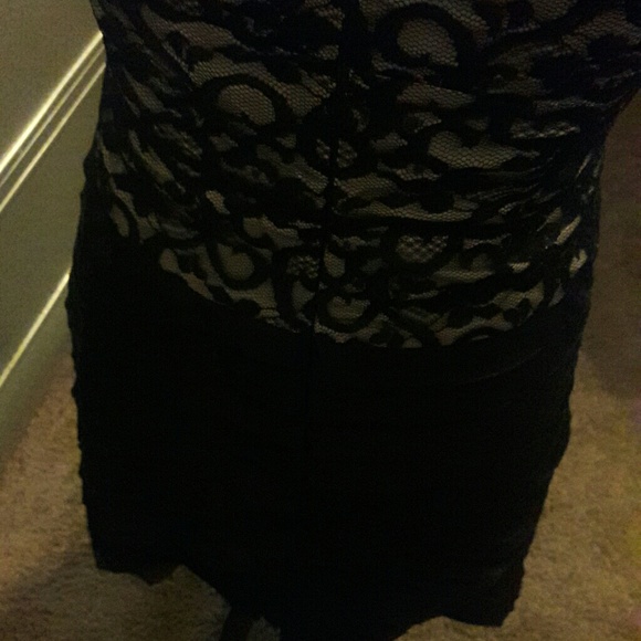 Gorgeous LBD! BCBg!! - Picture 2 of 3