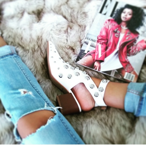 LAST PAIR!!//The Dolly// White studded booties - Picture 4 of 8