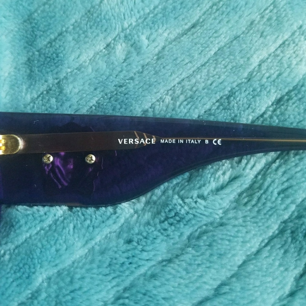 Versace Sunglass - Picture 4 of 5