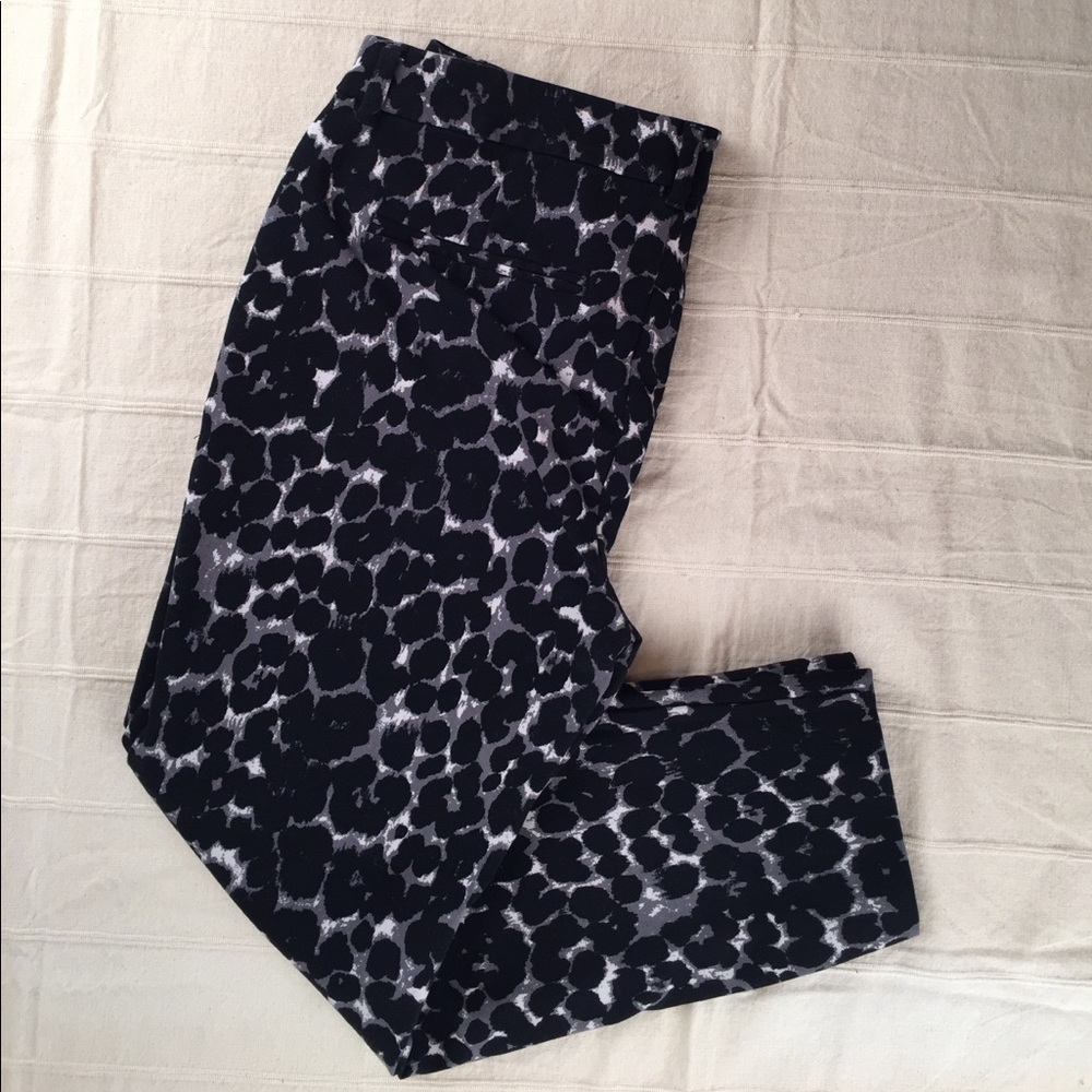 Old Navy cropped pants, size 6 regular
