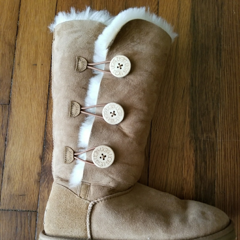 Bailey Button Chestnut Ugg Boots - image 4