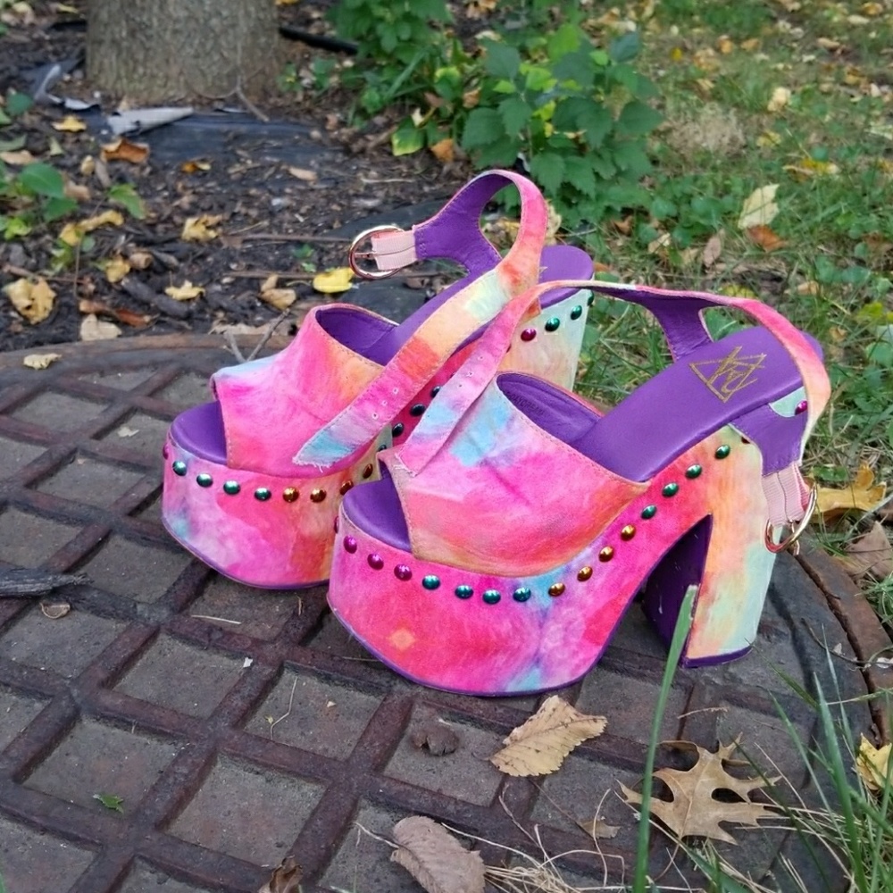 Daydreaming platforms