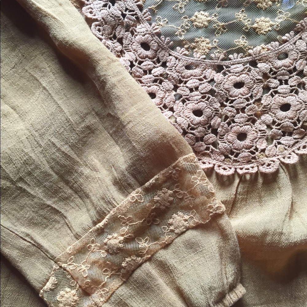 Mustard yellow blouse - Picture 3 of 4