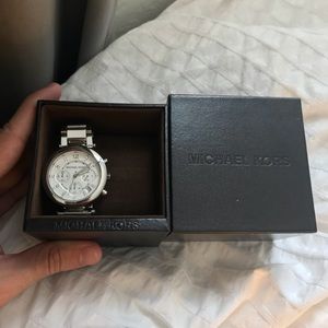 Michale Kors Watch (Women’s) stainless steel