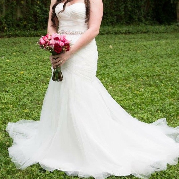 Wedding Dress - Picture 1 of 4