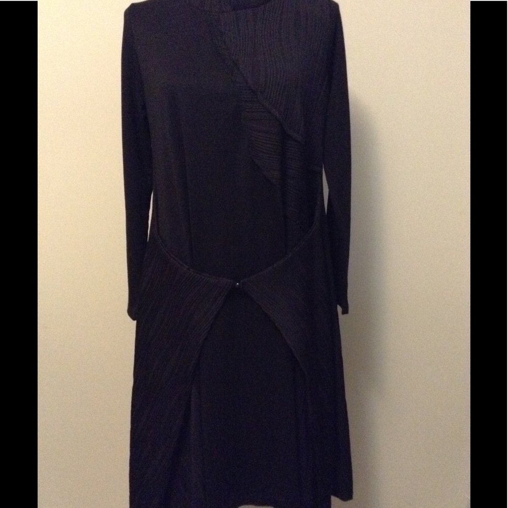 Unique pattern dress - Picture 2 of 7