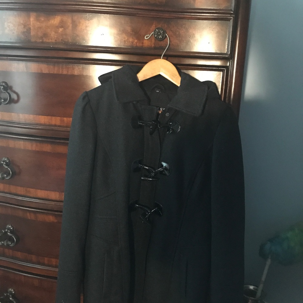 Coat ,Guess is a bread New ,pea coat ,size L,.....