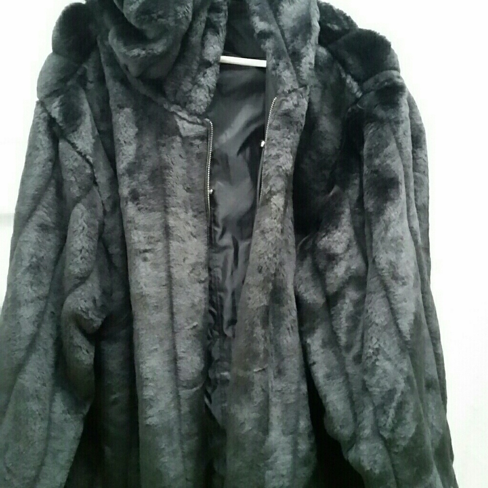 Perfect faux fur jacket reversible with hood