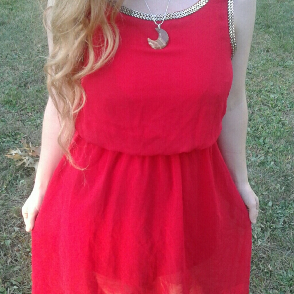 Foxy red high low dress 😍
