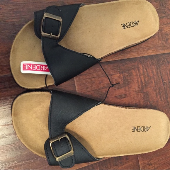 Flats - Picture 2 of 3