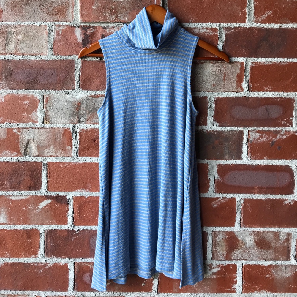 Anthropologie turtleneck - Picture 2 of 4
