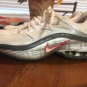 Nike REAX Run 5