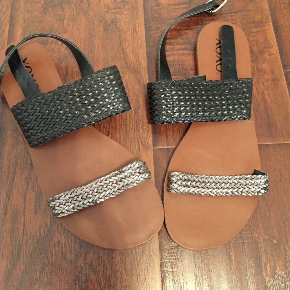 Sandals - Picture 2 of 4