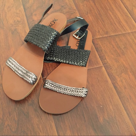 Sandals - Picture 3 of 4
