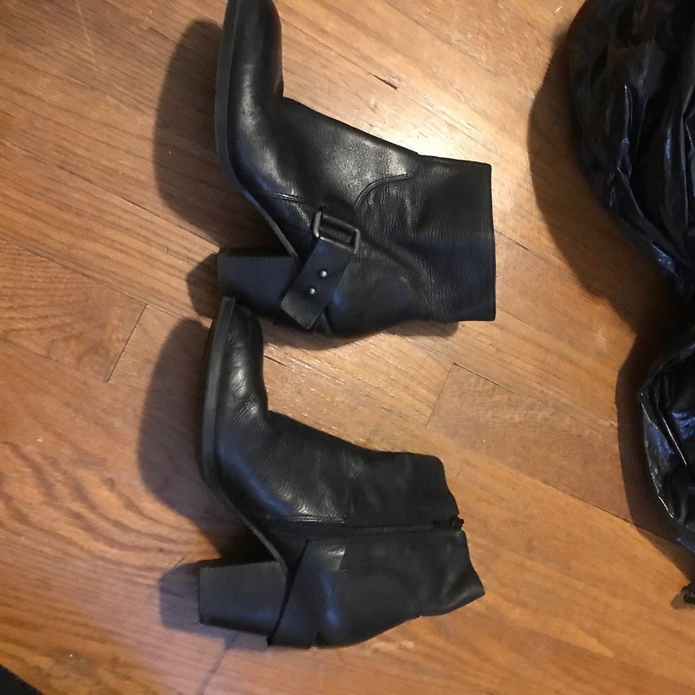 Nine West black bootie