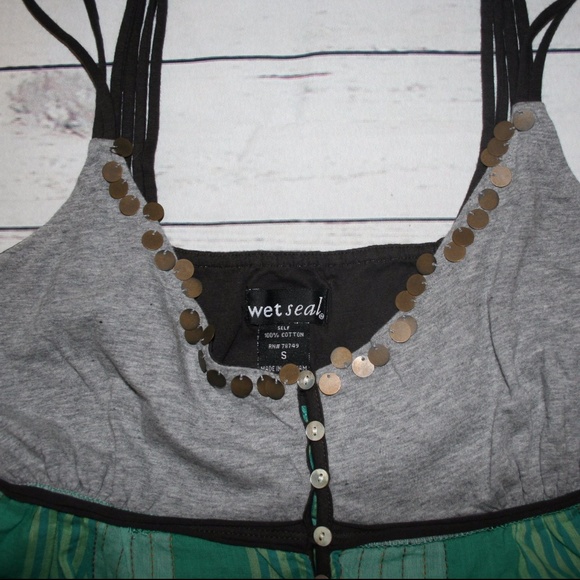 Top - Picture 2 of 3