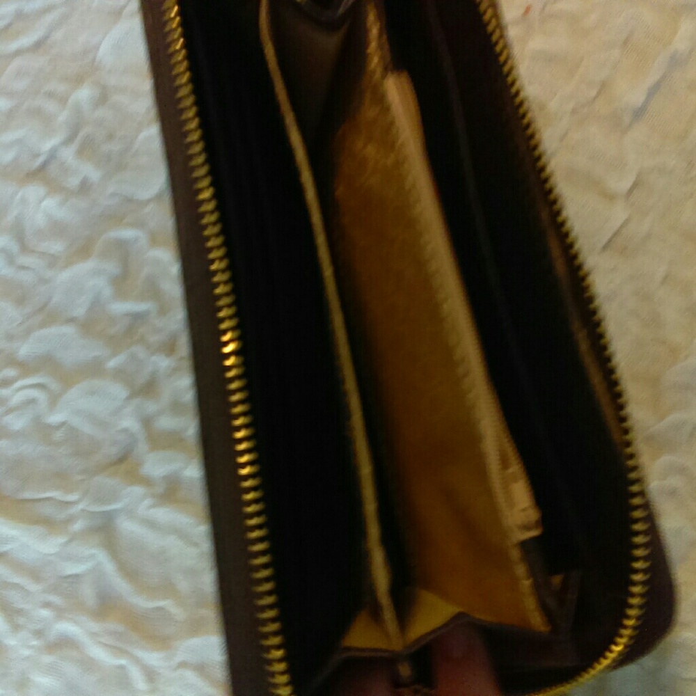 Wallet - Picture 2 of 4