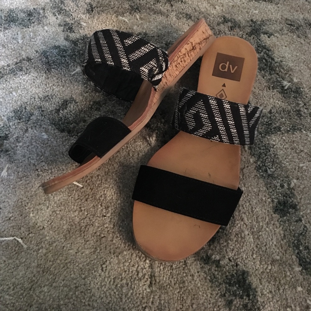 DV by DOLCE VITA slides size 7