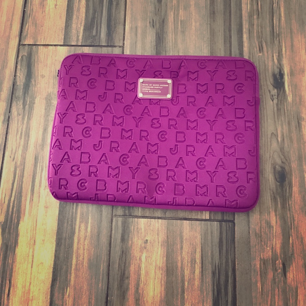 Marc by Marc Jacobs laptop case purple great shape