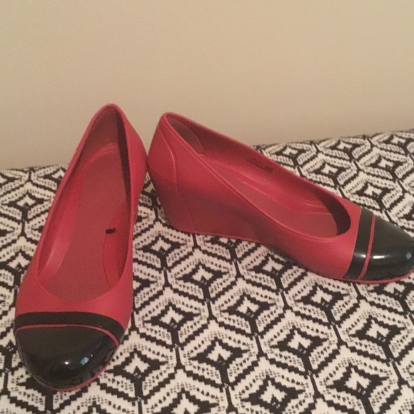 Preloved crocs - Picture 2 of 3