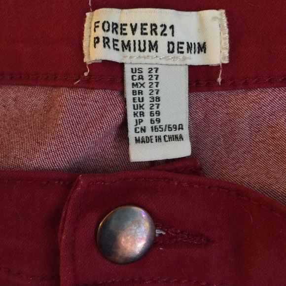 Red shorts - Picture 3 of 3