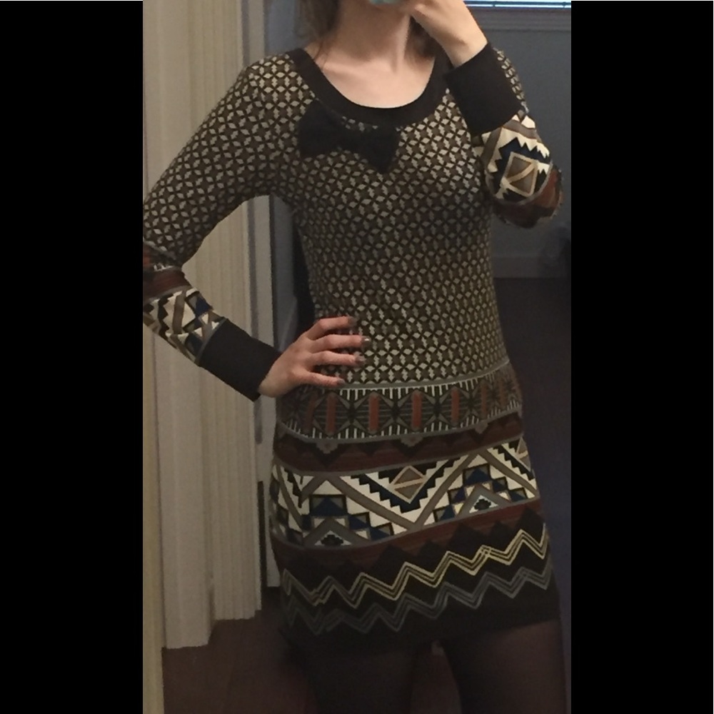 Short dress - Picture 3 of 4