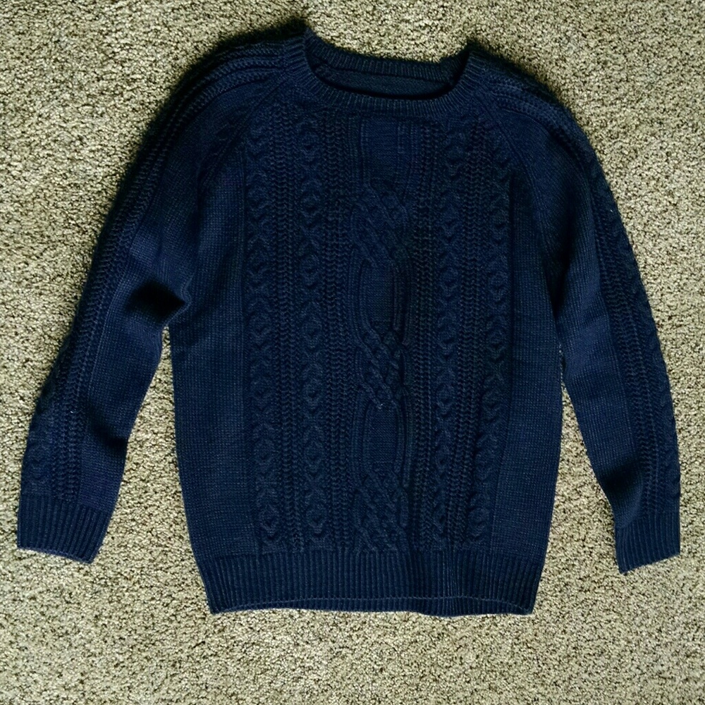NWOT Loose Fit Cable Knit Sweater