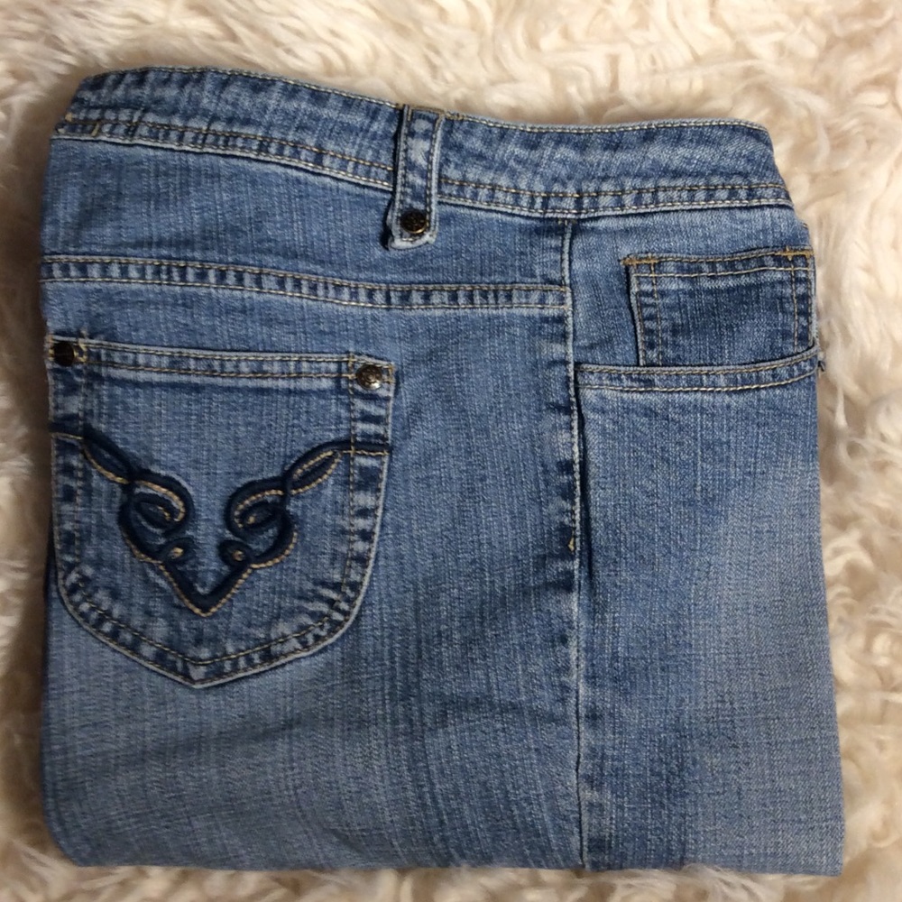 Flash Sale 🔥Beautiful Ruff Hewn Jeans