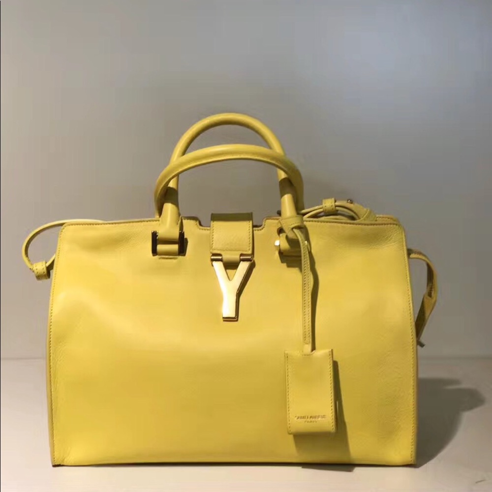Saint Laurent Cabas Y tote. NWT.  Price Firm！